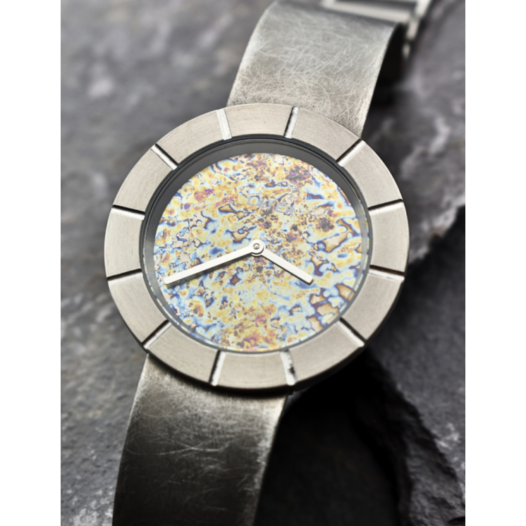 Montre full titane pièce unique