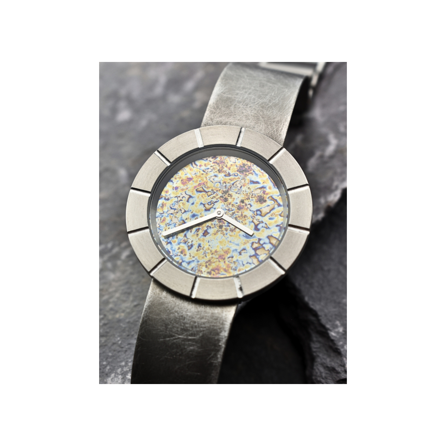 Montre full titane pièce unique