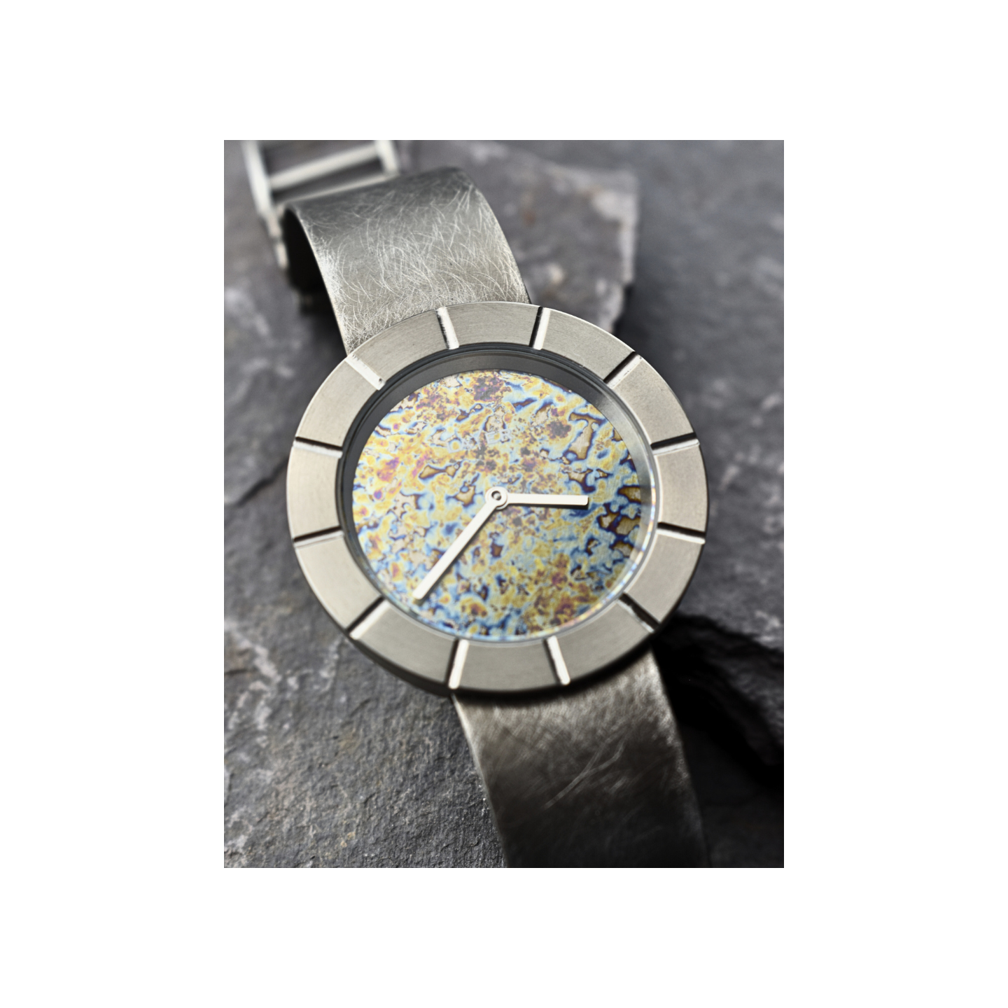 Montre full titane pièce unique
