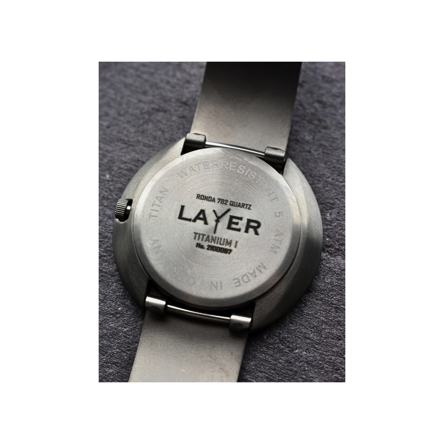 Montre full titane pièce unique