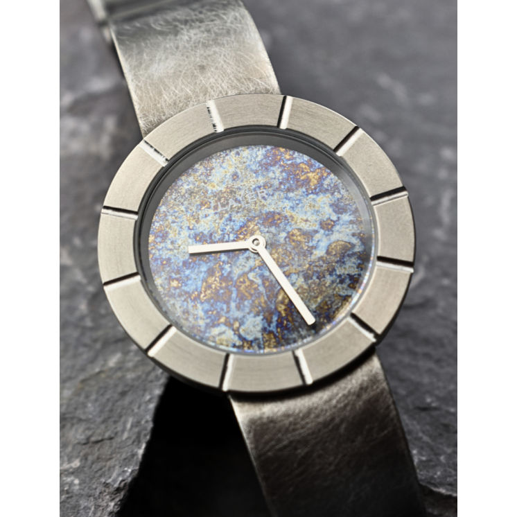 Montre full titane pièce unique