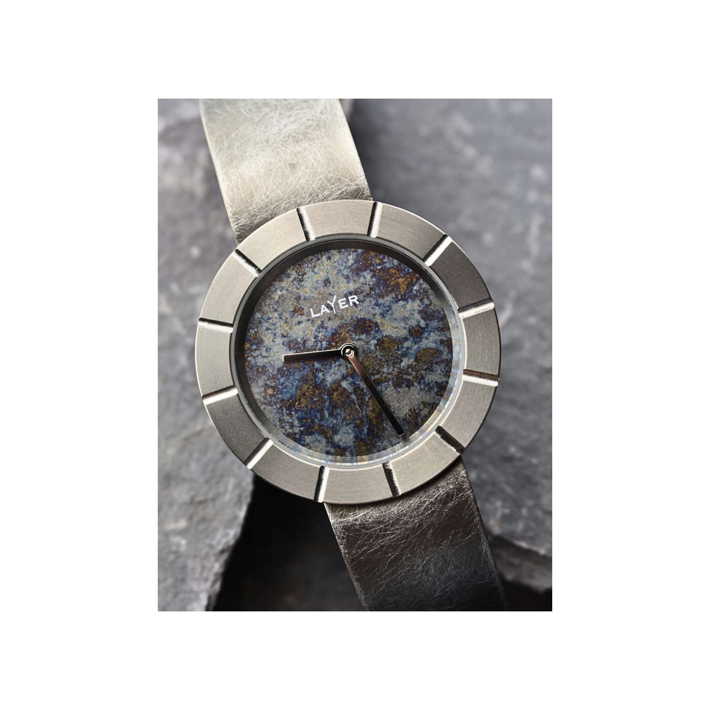 Montre full titane pièce unique