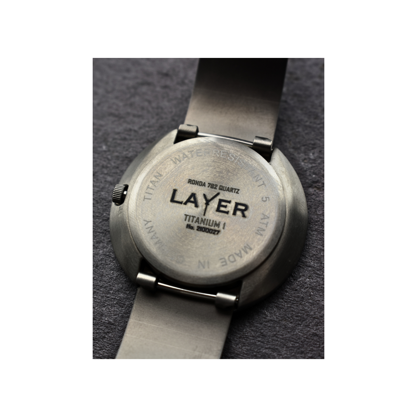 Montre full titane pièce unique