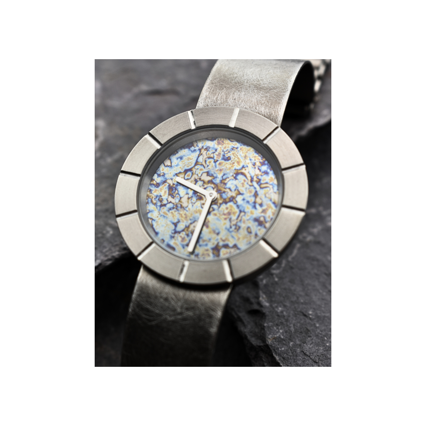Montre full titane pièce unique