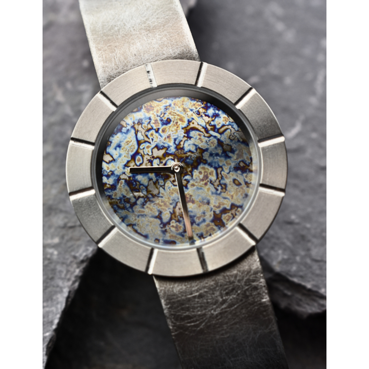 Montre full titane pièce unique