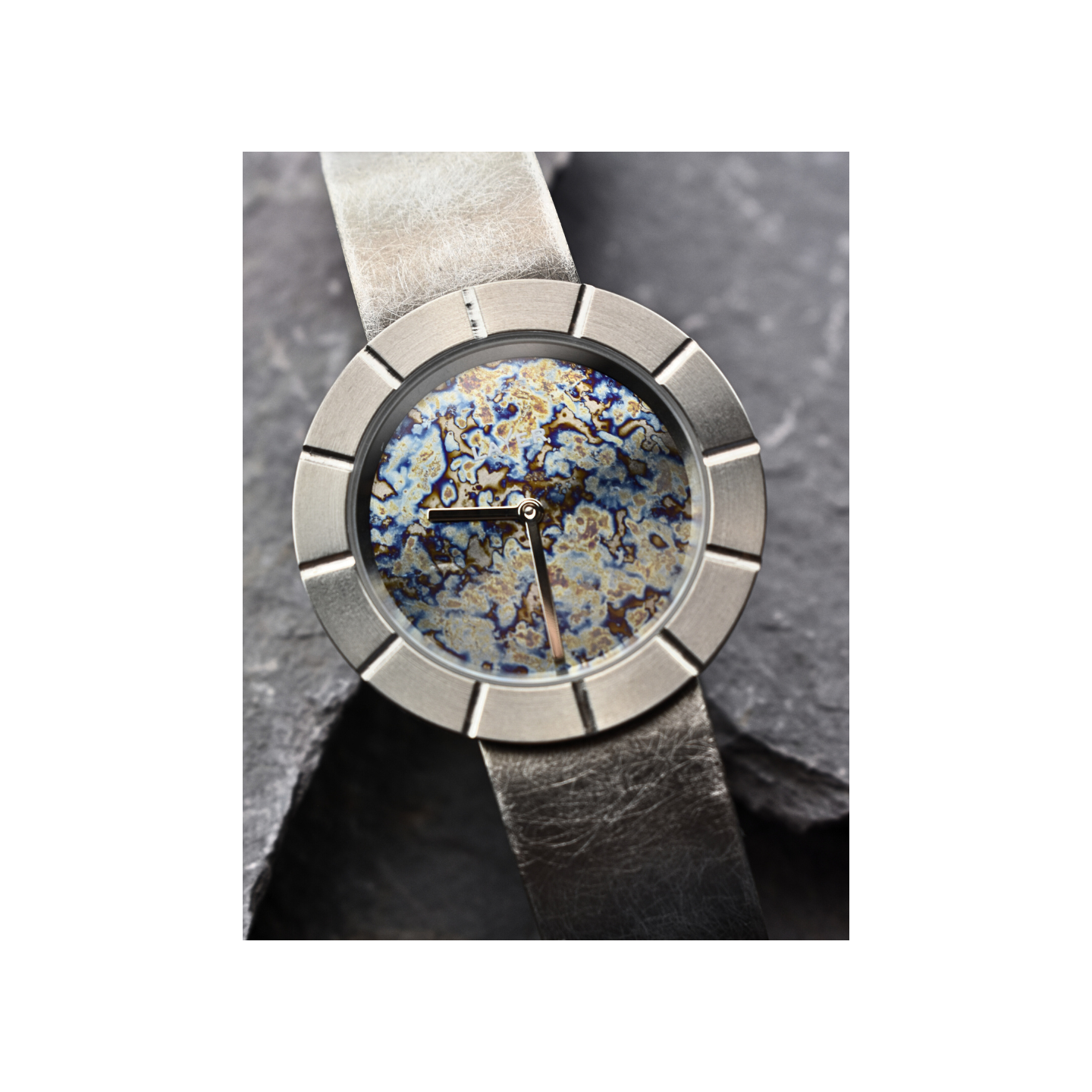 Montre full titane pièce unique