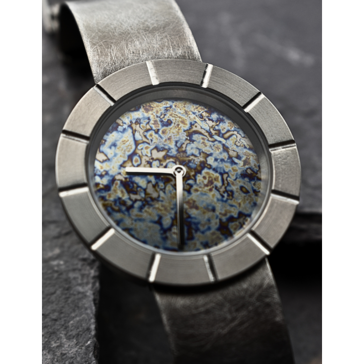 Montre full titane pièce unique