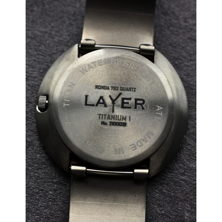 Montre full titane pièce unique