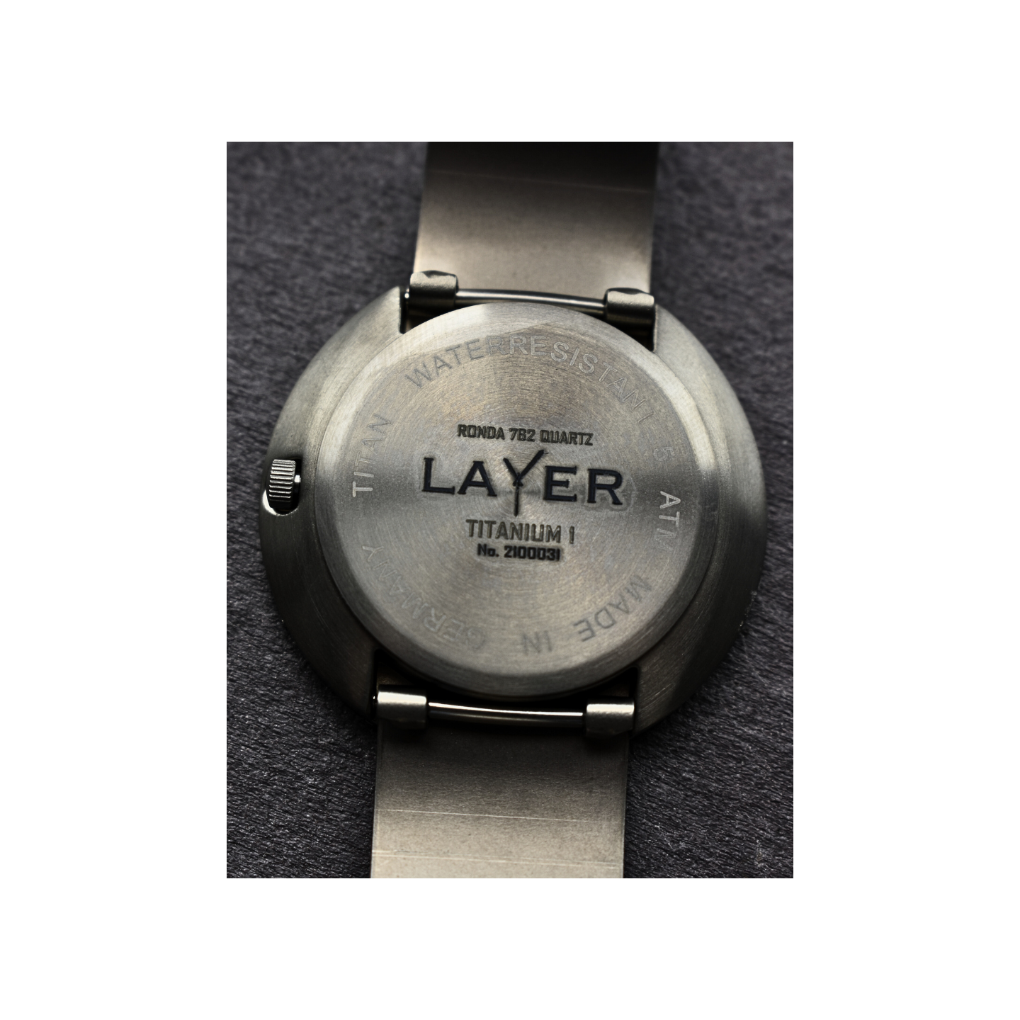Montre full titane pièce unique