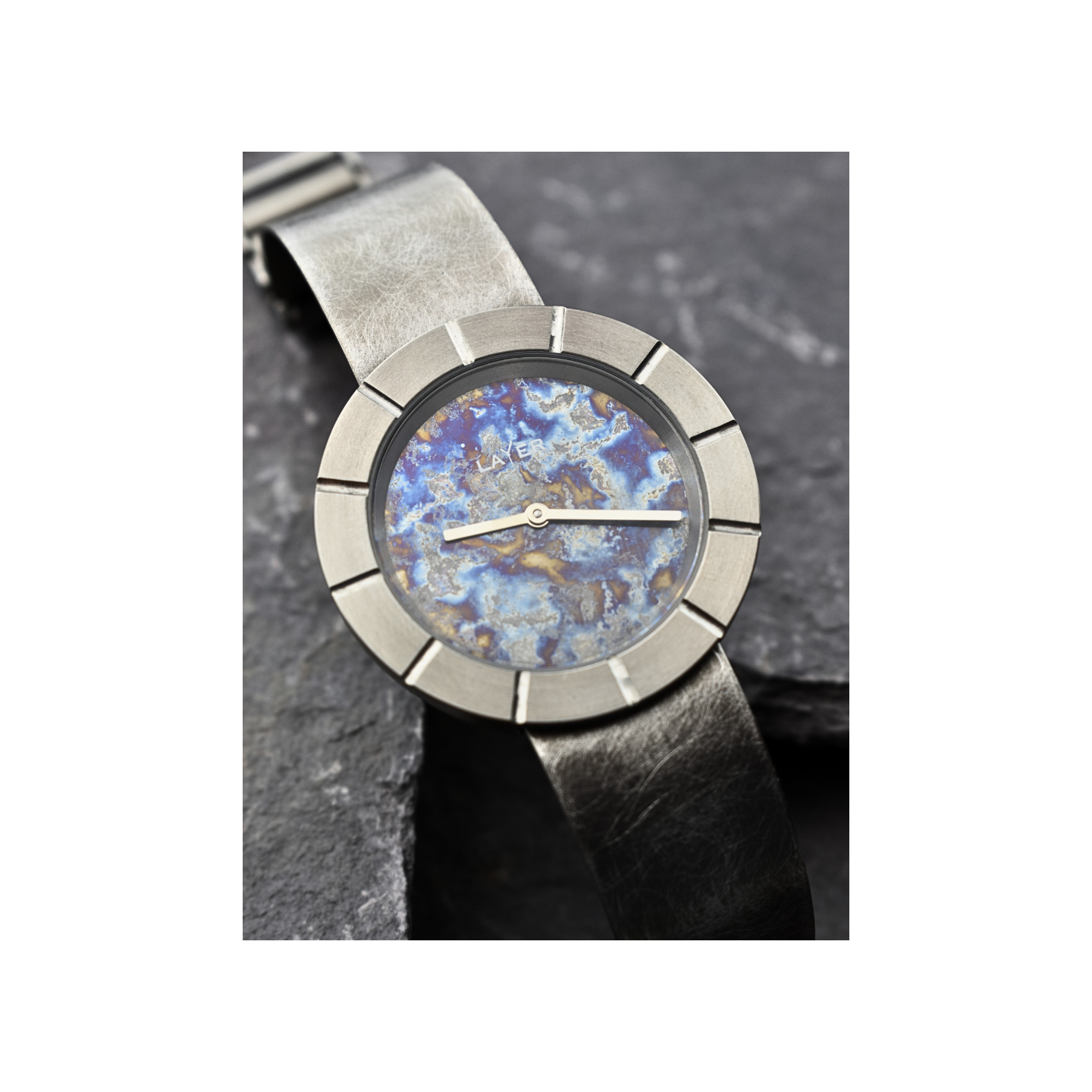 Montre full titane pièce unique