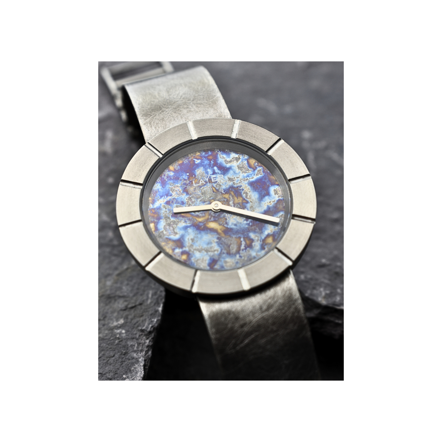 Montre full titane pièce unique