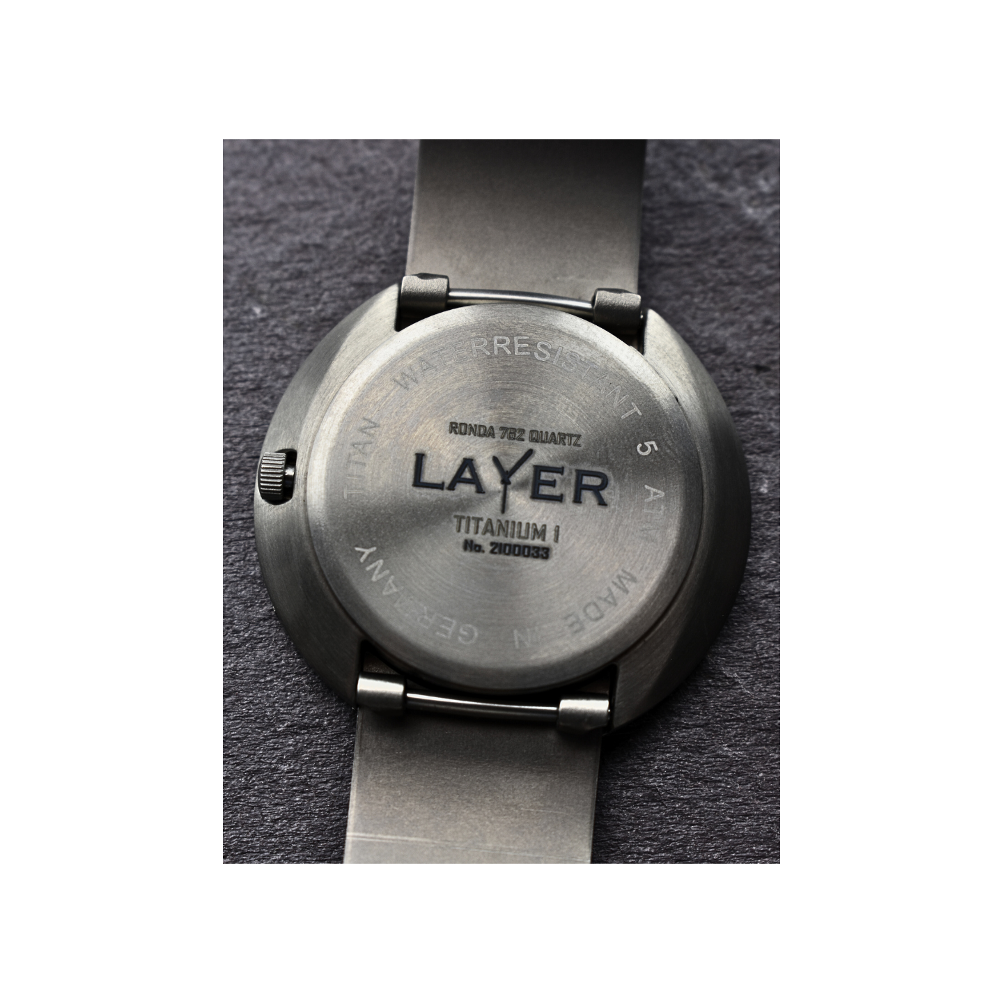 Montre full titane pièce unique