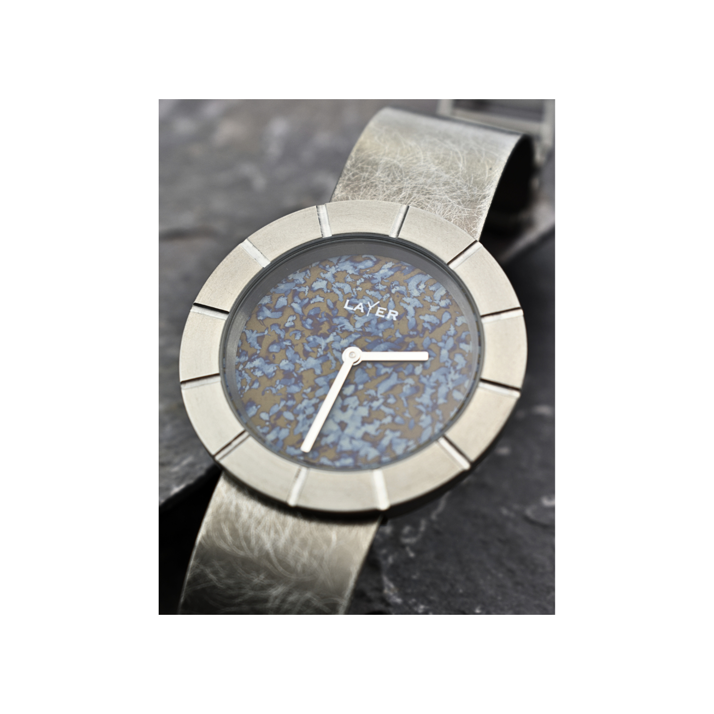 Montre full titane pièce unique