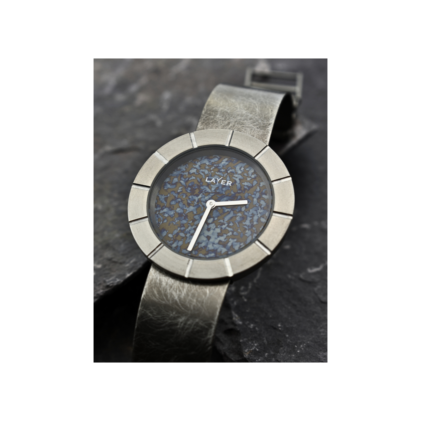 Montre full titane pièce unique