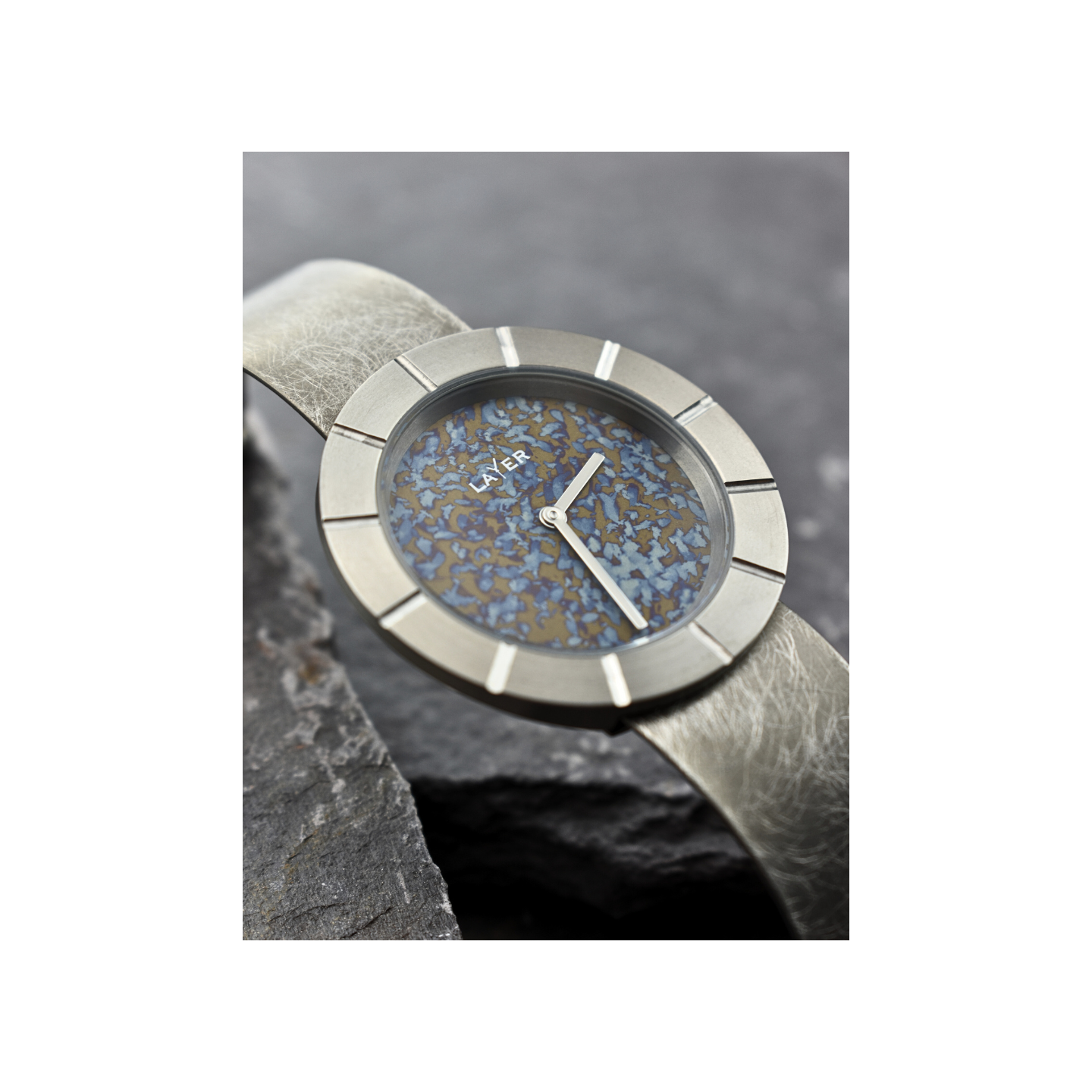 Montre full titane pièce unique