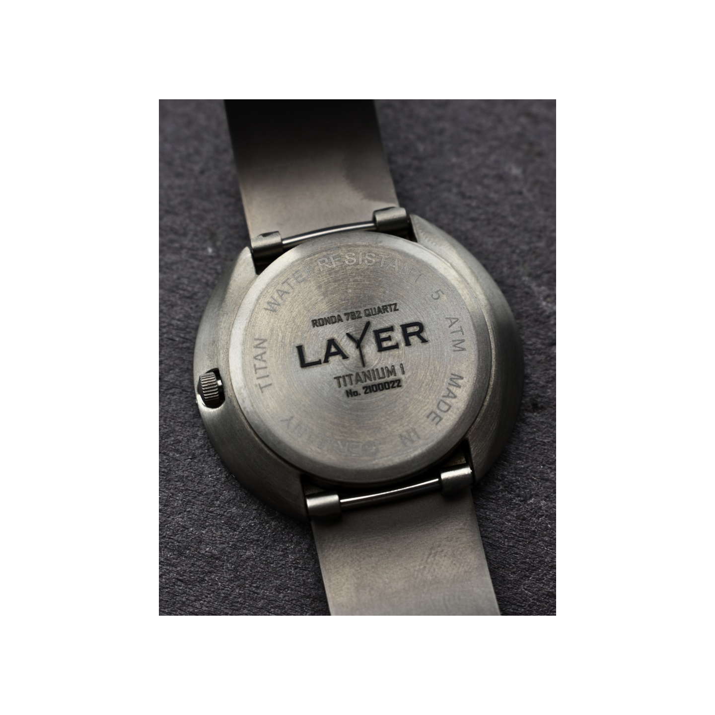 Montre full titane pièce unique