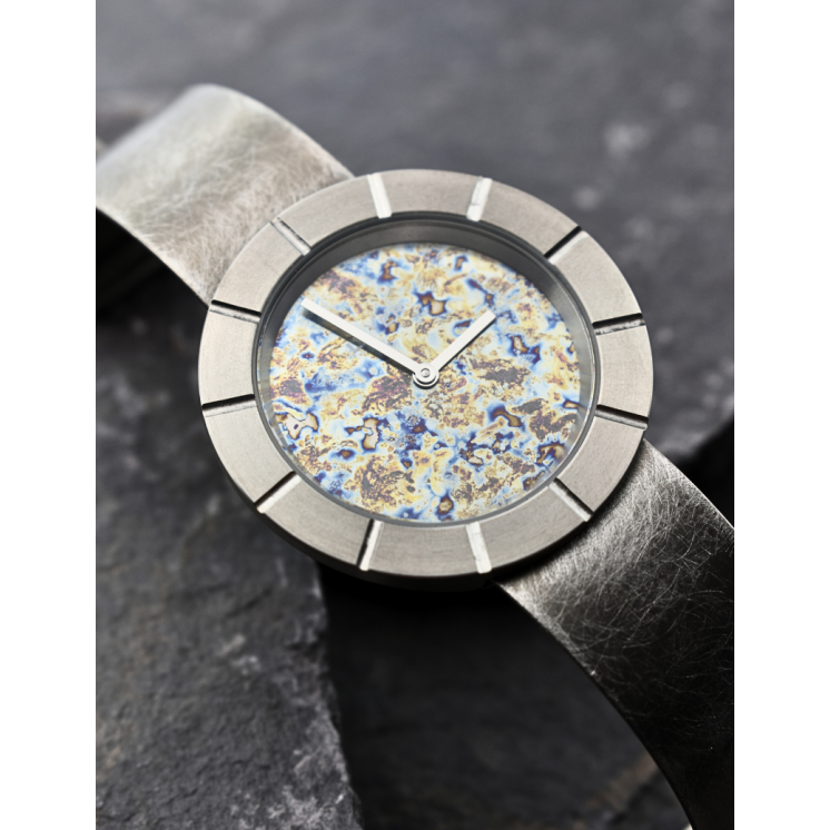 Montre full titane pièce unique