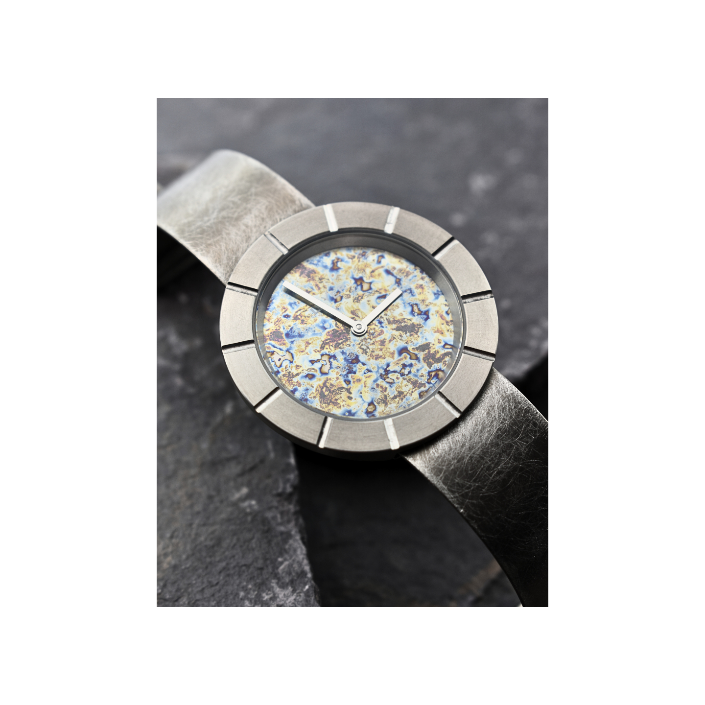 Montre full titane pièce unique