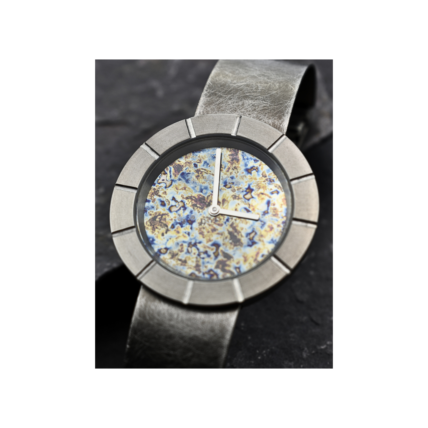 Montre full titane pièce unique